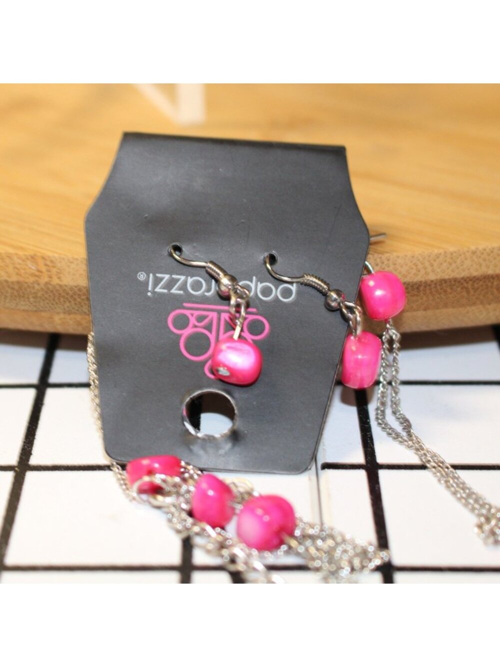 Paparazzi NWT Hot Pink Shell Bead Multi Strand Long Layered Necklace and Earring - Picture 7 of 7